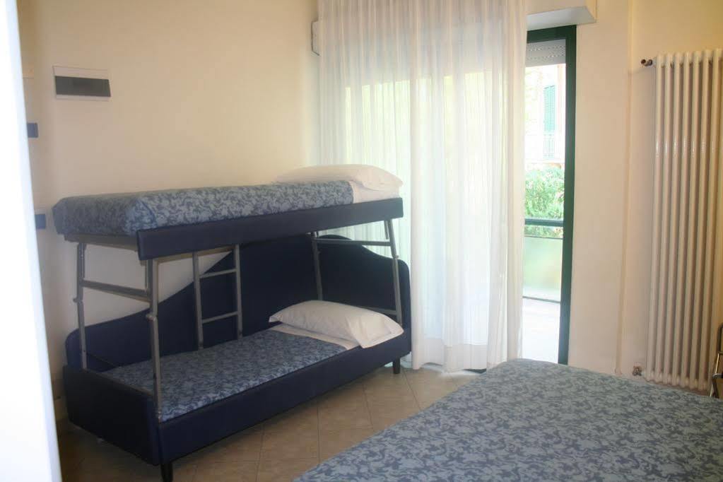 Hotel Saint Tropez Riccione Ngoại thất bức ảnh