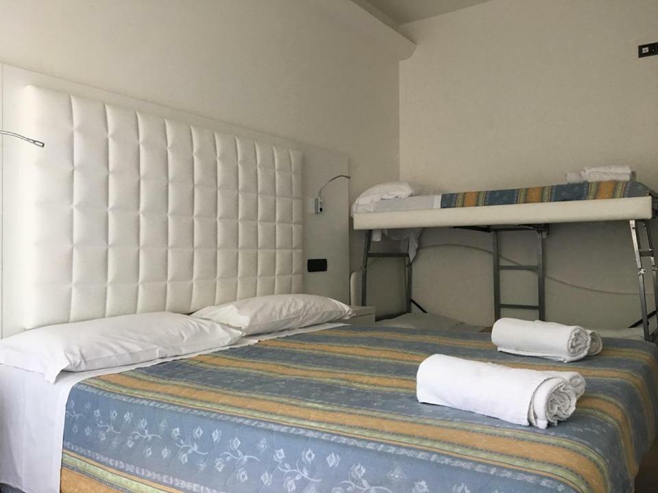 Hotel Saint Tropez Riccione Ngoại thất bức ảnh