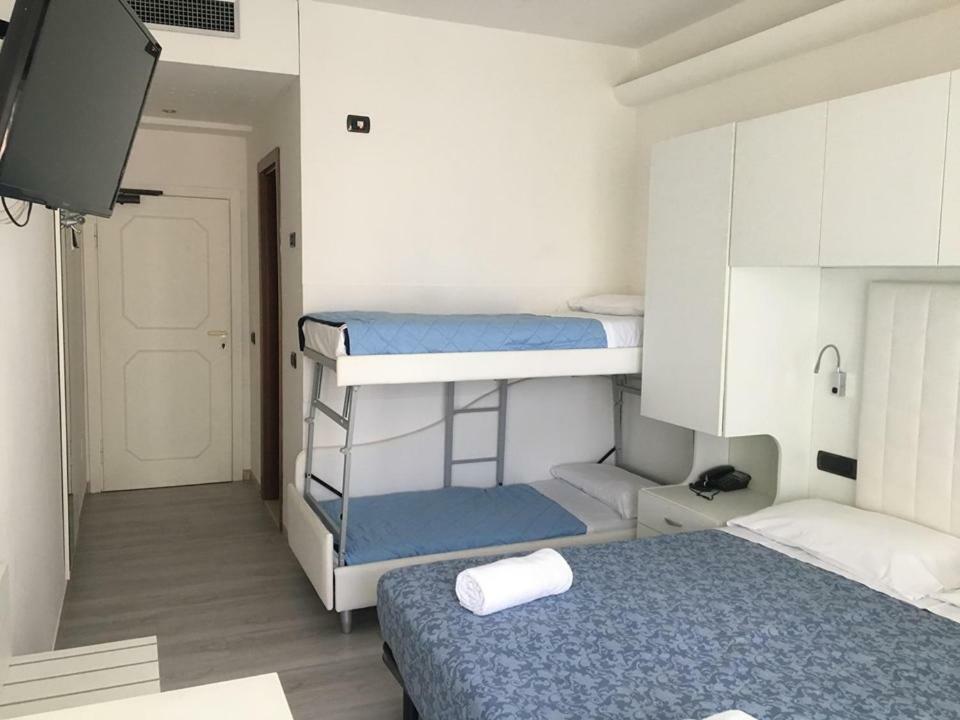 Hotel Saint Tropez Riccione Ngoại thất bức ảnh