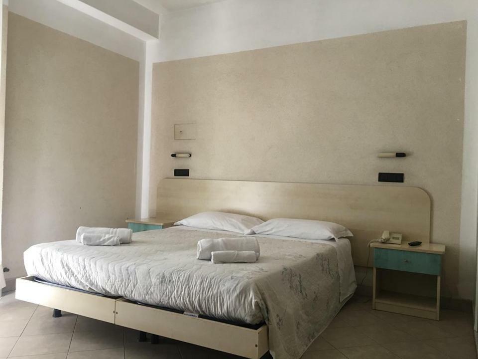 Hotel Saint Tropez Riccione Ngoại thất bức ảnh