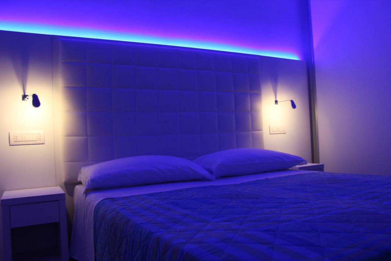 Hotel Saint Tropez Riccione Ngoại thất bức ảnh